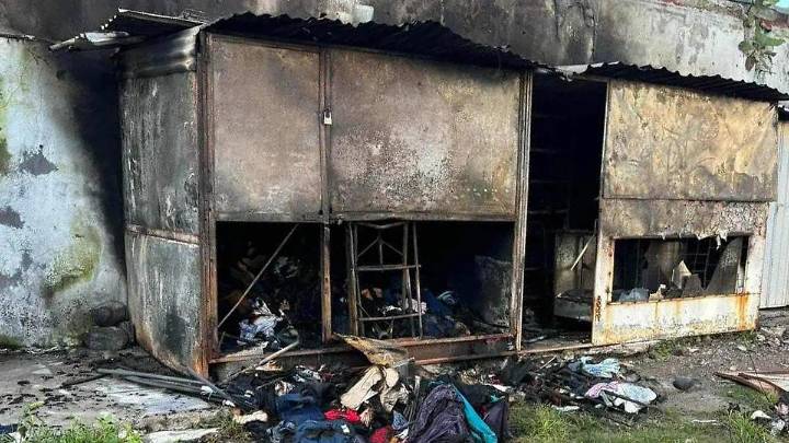 Denuncian comerciantes de Izúcar vandalismo contra casetas que ocupan para sus ventas