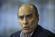 Tras las críticas por cobrar 180 mil dólares por mes de YPF, Francos negó percibir honorarios