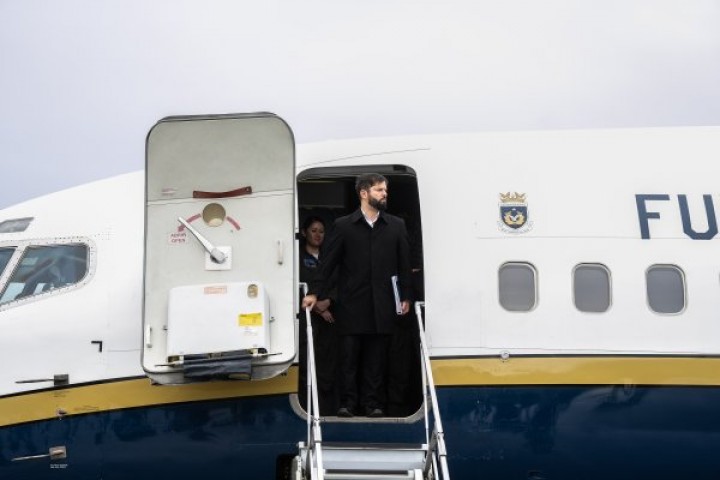 Presidente Boric viajó a Europa para reunirse con el Papa León