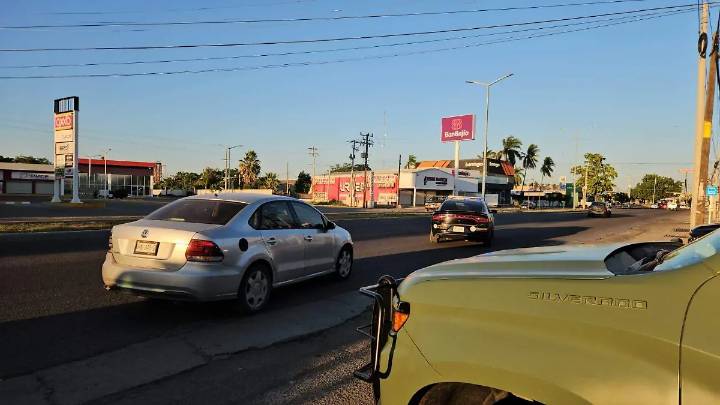 Detienen a hombre armado que amenazaba en vía pública en Culiacán