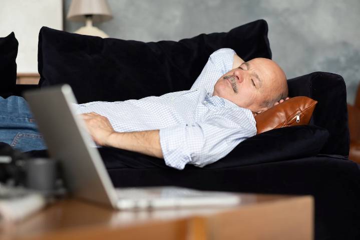 Una Siesta de 20 Minutos: Clave para Mejorar la Memoria, Aumentar la Productividad y Disminuir el Estrés