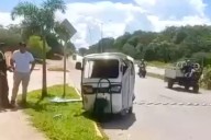 Mototaxi se estrella contra auto en Playa del Carmen por exceso de velocidad