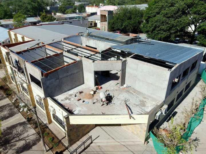 Las Lajitas: Avanza la ampliación y modernización del edificio municipal
