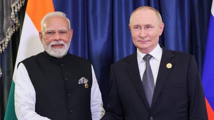 PM speaks to Putin on 73rd birthday, reaffirms commitment to further boost ties