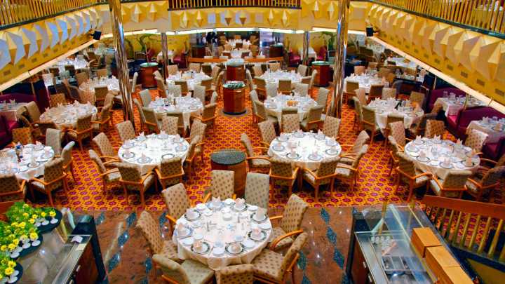 Carnival Cruise Line Confirms It Won’t Budge On Enforcing Dinner Rule After Passenger Complaint