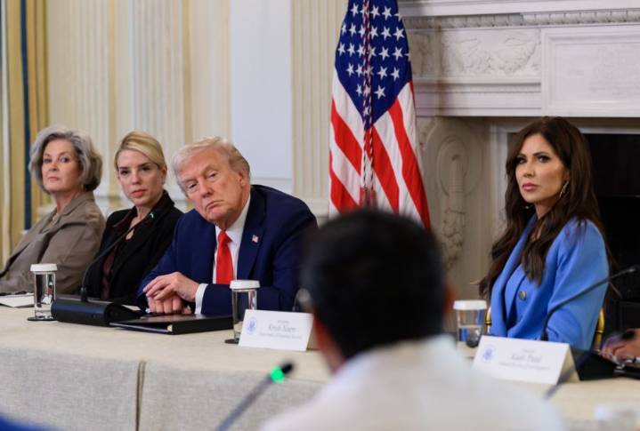 Trump anuncia el alto el fuego de Israel y Hamás con el que quiere ganar el Nobel