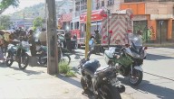 Delincuentes que huían chocan a furgón escolar con niños en su interior: 1 menor falleció