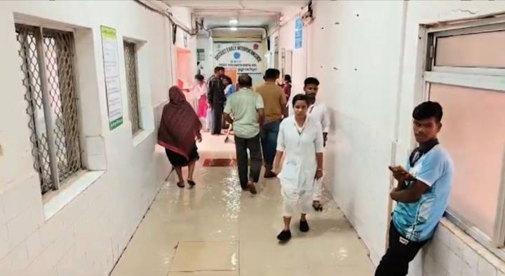Heavy rainfall in Puri, patients suffer as water enters hospital