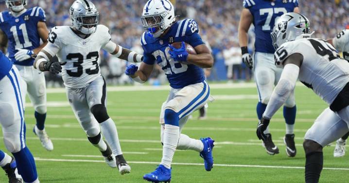 Jonathan Taylor runs for 3 touchdowns and Daniel Jones throws for 2 as Colts rout Raiders 40