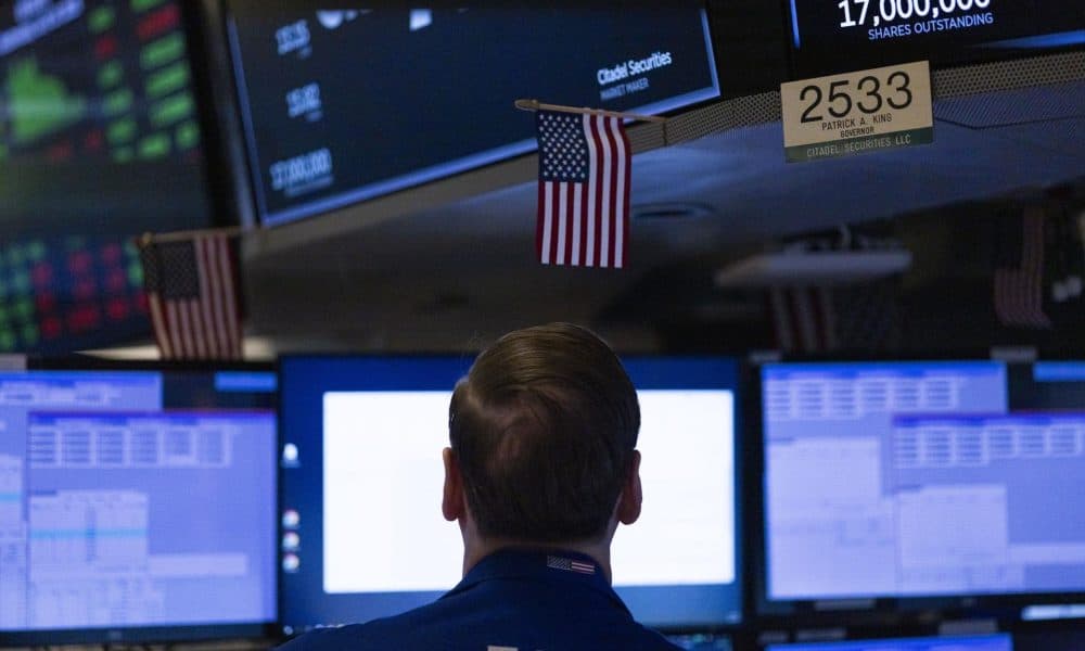 Wall Street cierra la semana con pérdidas tras la amenaza de aranceles de Trump