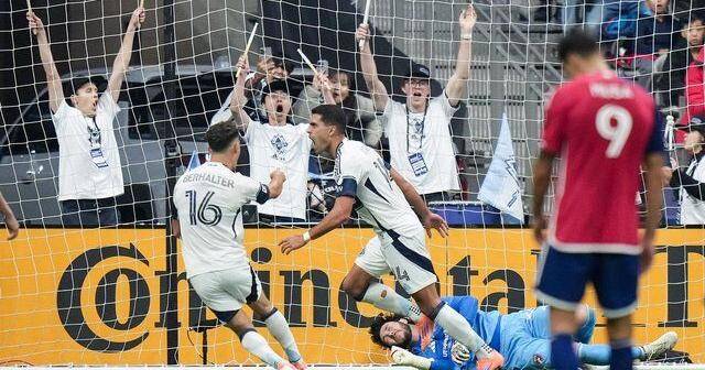 Muller scores, Vancouver Whitecaps open MLS playoffs with 3