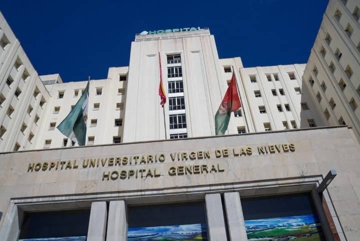 Cinco personas ingieren humo y son trasladadas al hospital tras un incendio en un restaurante