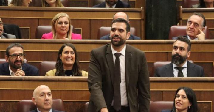 Un diputado valenciano del PSOE que se quedó votando el reparto de RTVE durante la dana espolea un nuevo bulo contra Mazón