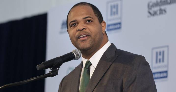 Dallas Mayor Eric Johnson denies speculation he may resign to seek higher office
