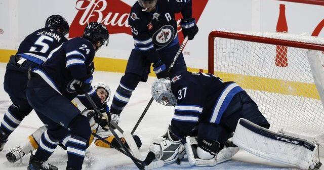 Scheifele helps Jets soar past Predators 4
