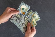 Pese al swap, el dólar comenzó la semana en alza y quedó al borde de los $1.500