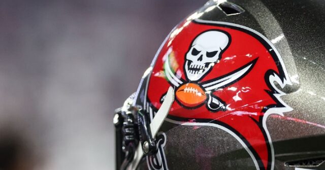 Buccaneers Running Backs Coach Collapses at Team Practice