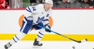 Raymond's 100th career goal lifts Red Wings past Maple Leafs, 6