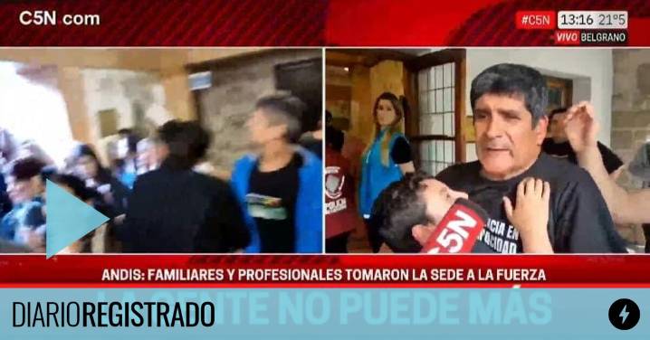 La desesperación de un hombre que irrumpió en ANDIS con su hijo en brazo para exigir por discapacidad