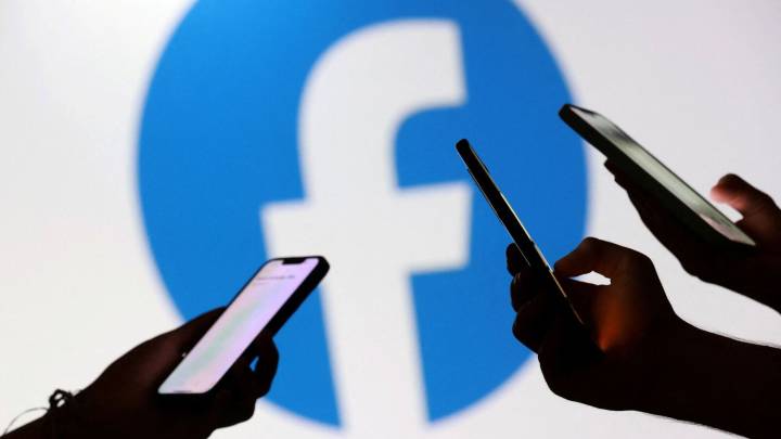 Facebook takes down page used to ‘dox, harass’ ICE agents in Chicago