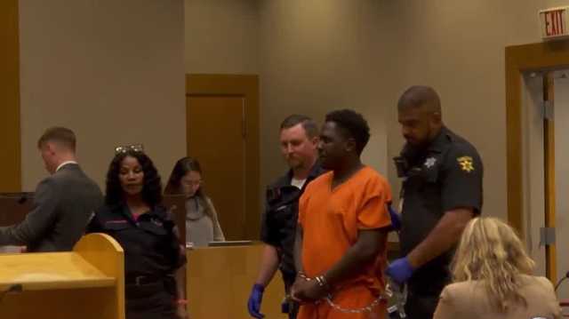 Man accused of shooting police officer appears in court for separate court case