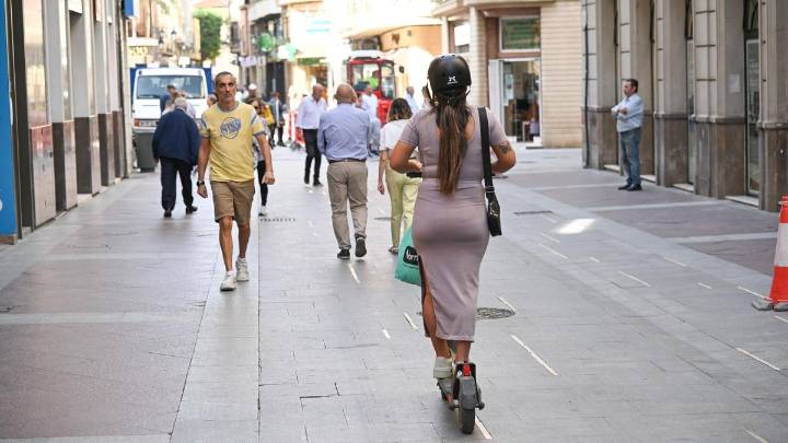Alerta policial en Elche: los patinetes no pueden pasar de los 25 km/h