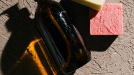 Usar suavizante con vinagre: por qué cada vez más gente lo hace (y cuándo evitarlo)