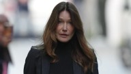 La madre de Carla Bruni dice que la entrada en prisión de Sarkozy ha dejado a su hija "destrozada"