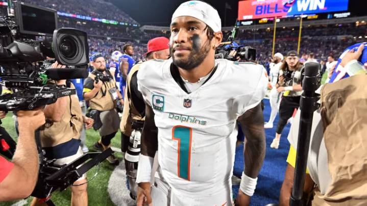 Dolphins quarterback Tua Tagovailoa issues apology after calling out teammates