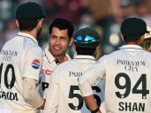 Afridi dents SA late to keep Pak alive