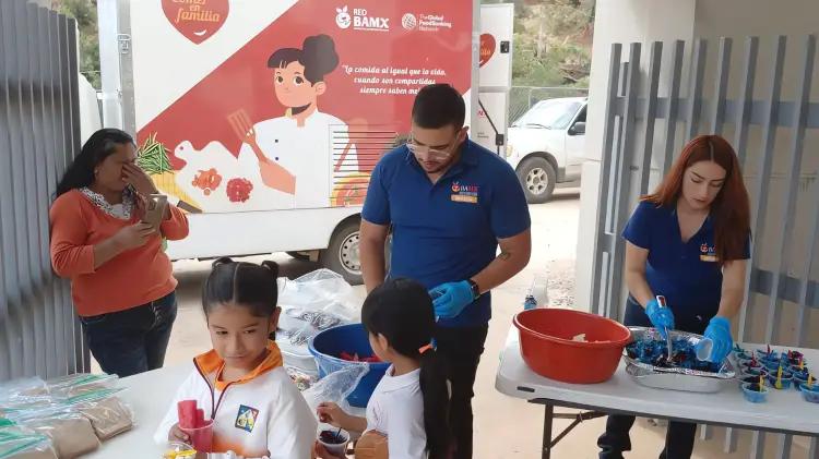 Banco de Alimentos entrega lonches escolares a pri...
