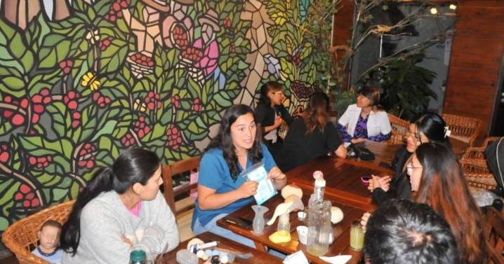 Mamás y sus parejas se sacaron dudas referidas a la lactancia