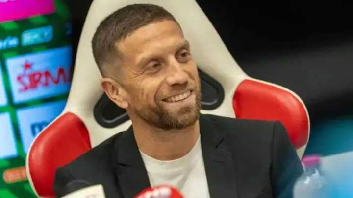 El ´Papu´ Gómez iba a volver a las canchas pero una lesión postergó su retorno