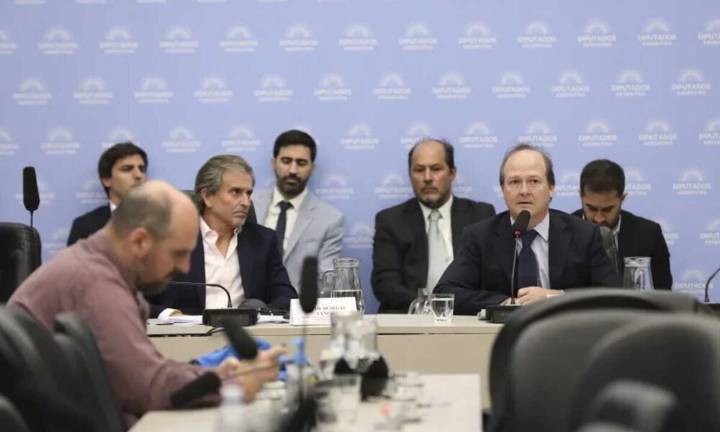 Avanza el debate del Presupuesto y la oposición presiona al Gobierno para que envíe funcionarios