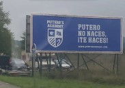 Desvelado el misterio de los carteles que aparecieron en Asturias sobre una 'academia de puteros'