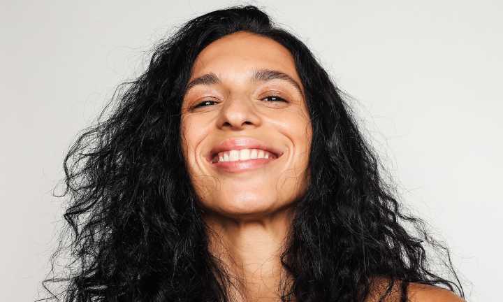 3 Collagen-Boosting Tips For Your 30s From A Beauty Editor (Who Does Them)