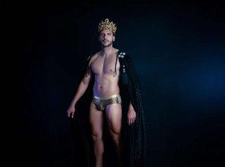 Franco Cova, Caballero Universal: «Vine a inspirar»