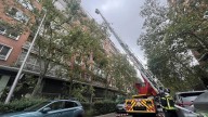 Seis atendidos por inhalación de humo tras un incendio en un piso del Paseo de la Castellana