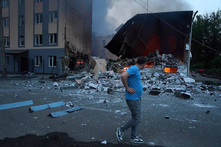 EU Leaders Pledge Financial Support To Ukraine, Decision On Mechanism Delayed To December