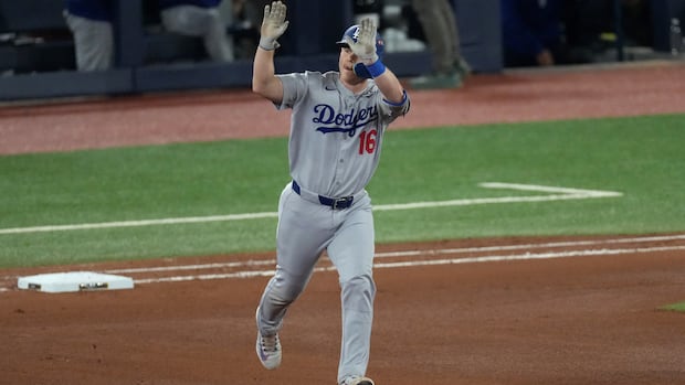 Dodgers even World Series 1-1 with 5-1 victory over Jays