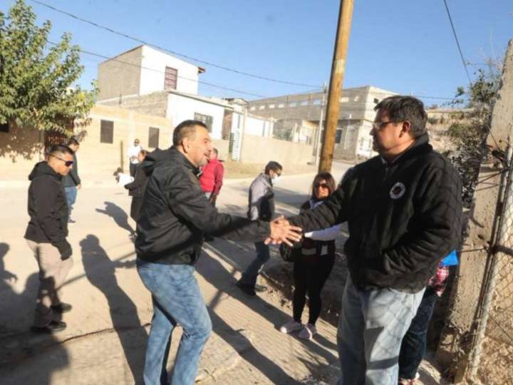 Agradecen familias a Cruz Pérez Cuéllar por apoyos por lluvias