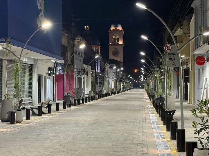 Monteros inauguró la segunda etapa de la Renovación Urbana de la calle Colón