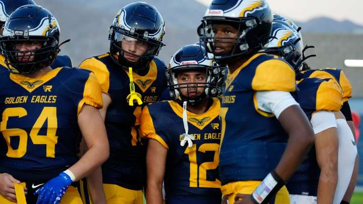 Who's winning the Desert Valley vs. Sun Valley head