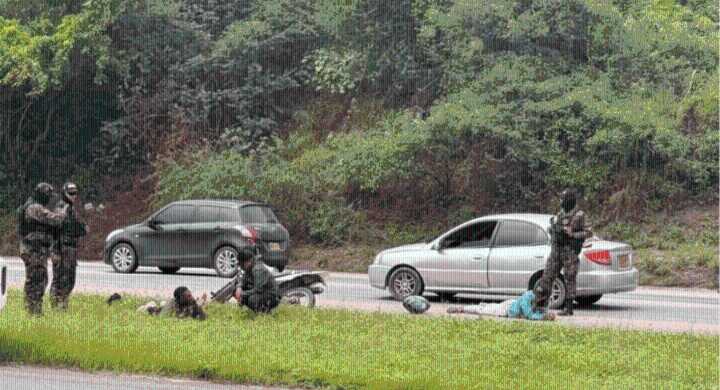 Ataque fallido en la Troncal del Caribe terminó con dos capturados cerca de Drummond El arma de los atacantes se encasquilló cuando intentaban disparar contra el conductor de un carro particular.