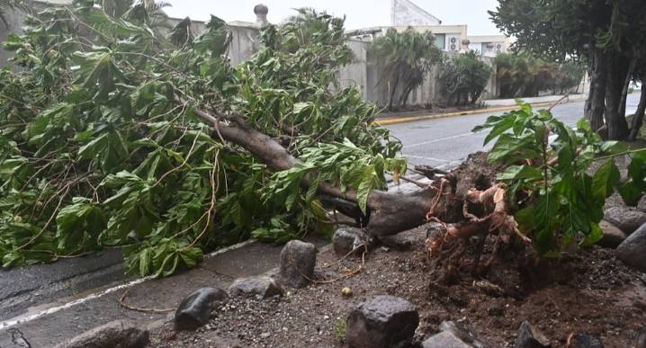 Más del 70 % de Jamaica sigue sin electricidad y hay 134 carreteras bloqueadas huracán melissa últimas