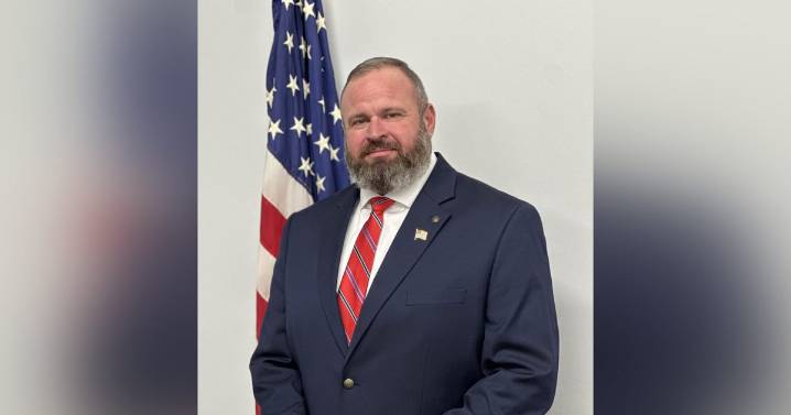Law enforcement officer John Knapp announces GOP campaign for House District 65