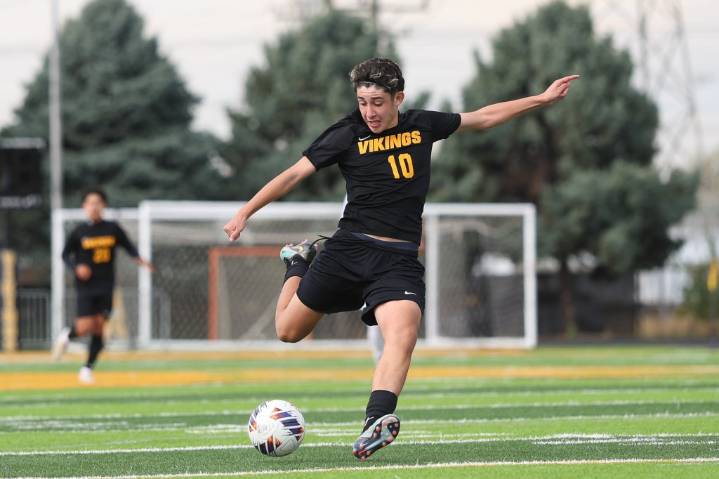 Soccer: Jesus Salazar lifts St. Laurence past Reavis