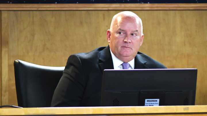 Brevard school board OKs $10K superintendent bonus, lawsuit settlement