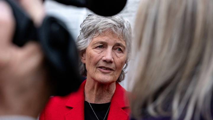 Catherine Connolly, abanderada de la izquierda, será la nueva presidenta de Irlanda