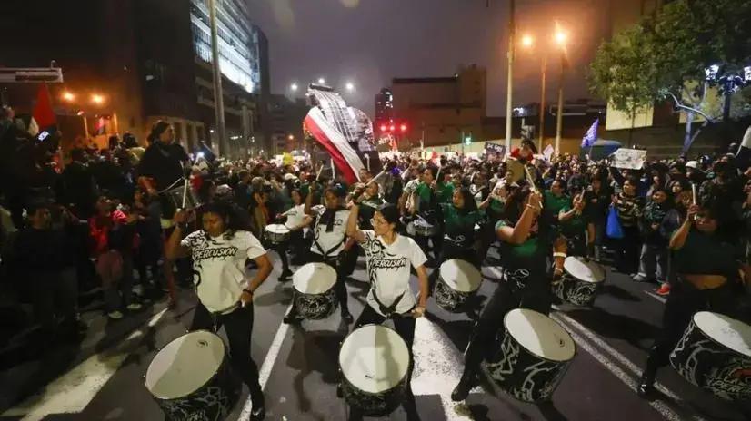 Especialista advierte que restricciones del estado de emergencia impedirían realizar marchas